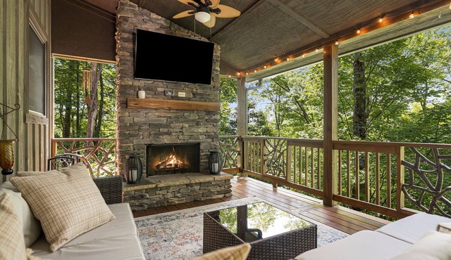 Luxury mountain home - lake, tennis, hiking and more! Firewood included.