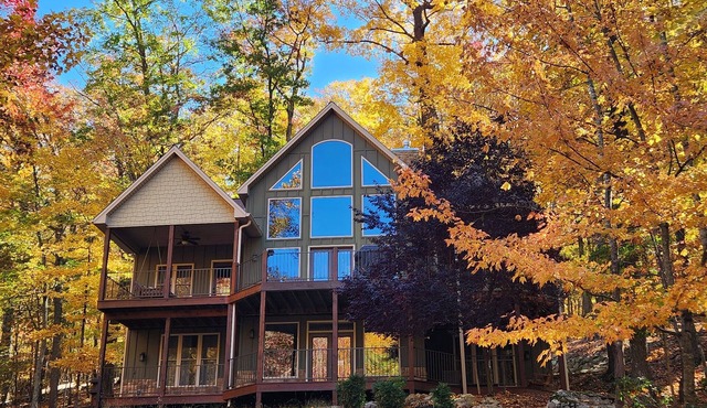 Luxury Mountain Lodge 4BR Pool Table + PS5 Fireplace Views