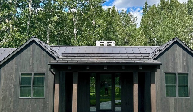 Luxury Mountain Paradise on the Bigwood River - Private Guest House on 5 Acres