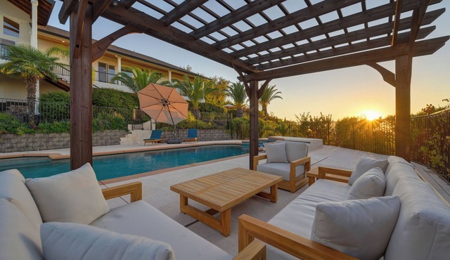 Luxury Mountain Private Suite - Serene Stay Near Town