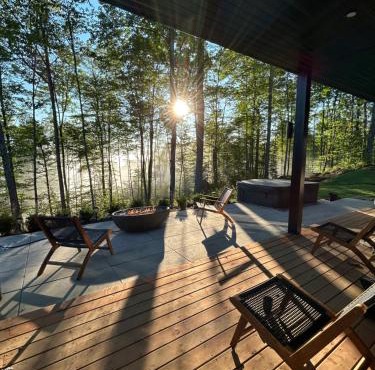 Luxury Mountain Retreat with Spa Near Mont Tremblant