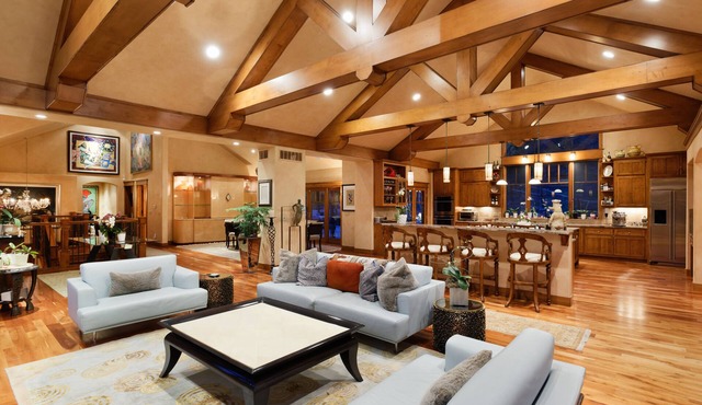 Luxury Mountain Retreat Near Aspen & Snowmass, 4 King Beds, Hot Tub & 3 Decks