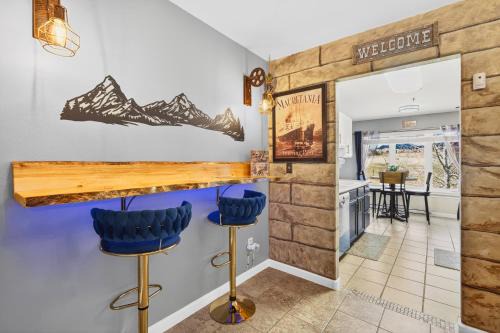 Luxury Mountain Retreat with Views 14 Min to Glenwood