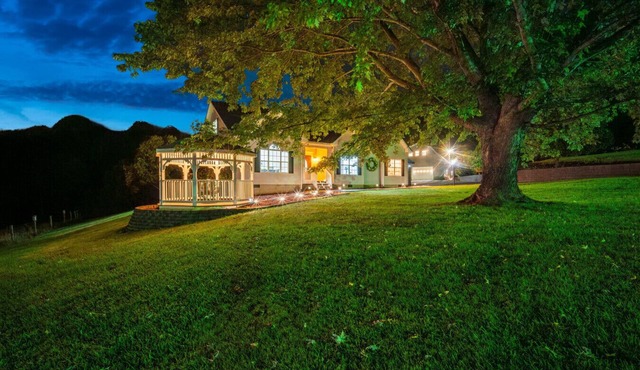 Luxury Mountain Retreat – Perfect for Family Getaways, Corporate Retreats & Optional Event Venue