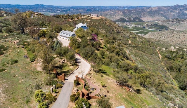 Luxury Mountain Top Estate on 21Acres + Pool+Hot Tub+ 3 Kitchens + Hiking Trails
