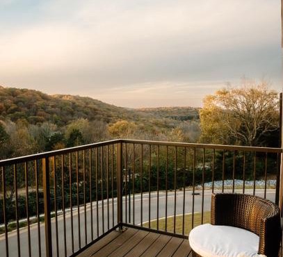 Luxury Mountain Views at Prime Location Huntsville