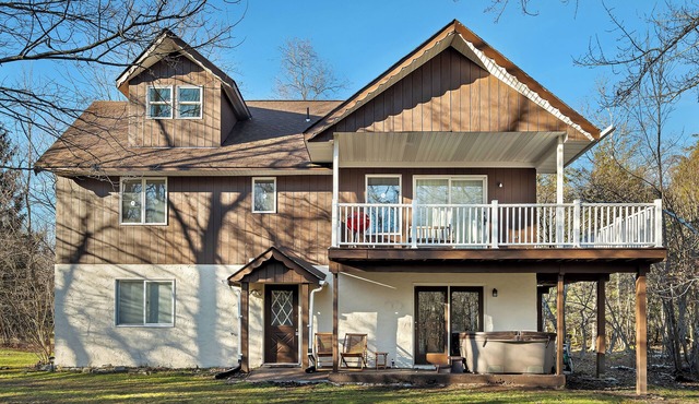 Luxury Mountain Villa- game room, hot-tub, firepit