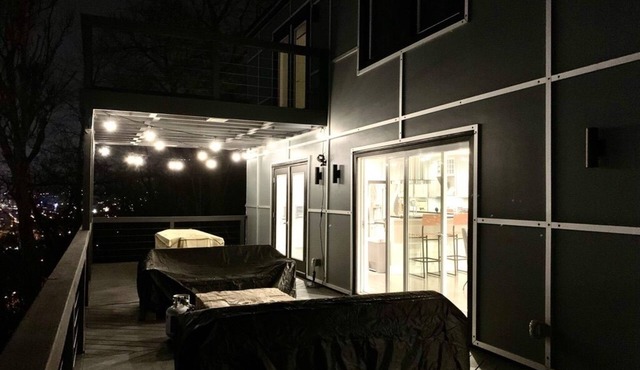 Luxury Mountainside with Spectacular City Views