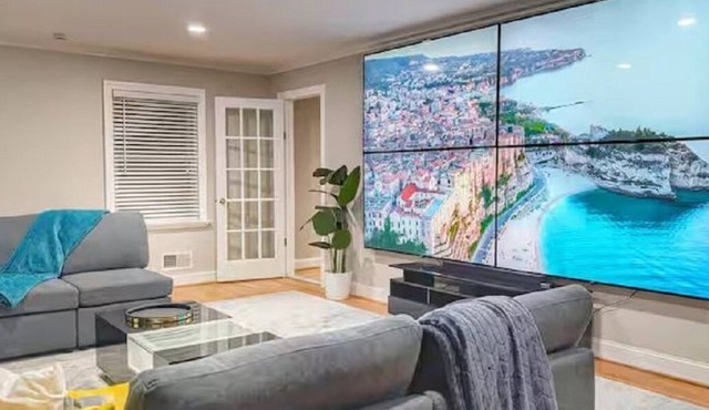 Luxury Movie Theater Home 10 mins to Washington DC