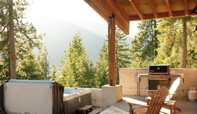 Luxury Mt Modern Cabin | Stunning Lake Views +Spa/GameRm + Arrive & Leave 1PM