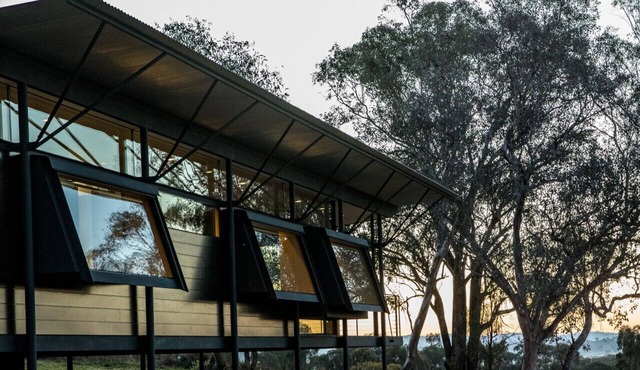 Luxury Murcutt designed accommodation