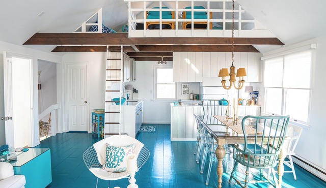 Luxury Nantucket Beach House: private oasis with water views