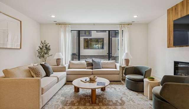 Luxury Nash Home w/Rooftop Downtown Skyline Views