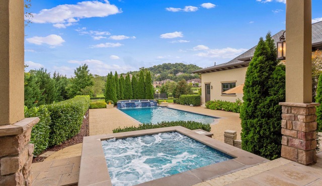 Luxury Nashville Estate on 2 Acres | Heated Pool, Sauna, Chef’s Kitchen | 5 Suit
