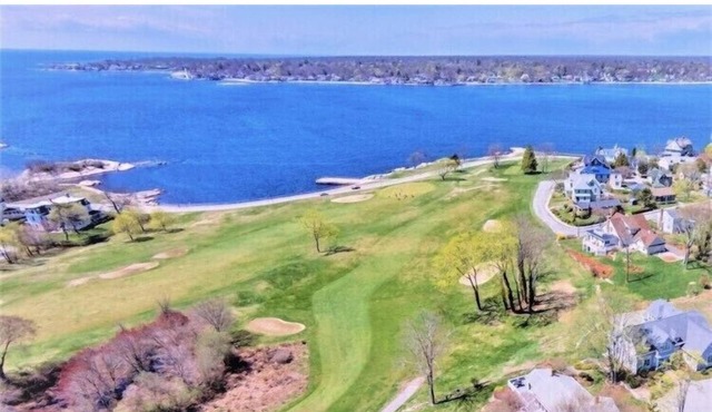 Luxury near Mystic with Beautiful views of Long Island sound.