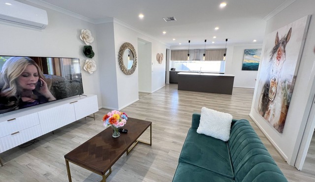 Luxury new 7 Bedroom house