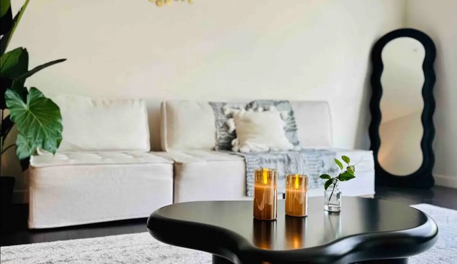 Luxury new apartment in Irvine