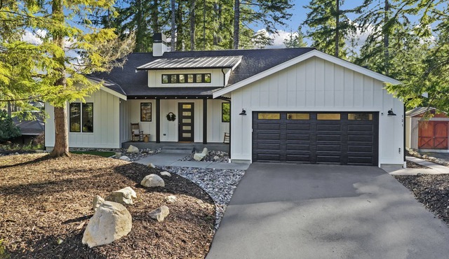 Luxury New Custom Home on Alderbrook Golf Course