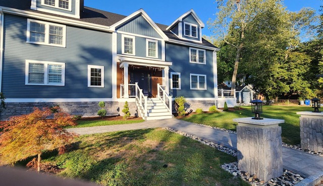 Luxury New House in Arlington with free parking