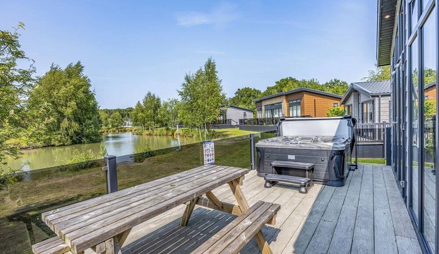 Luxury new Lakeside lodge with spacious and open plan living and kitchen area.