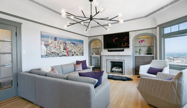 Luxury New Penthouse 2 bedroom 2 bath w/office. ORGANIC SANITATION