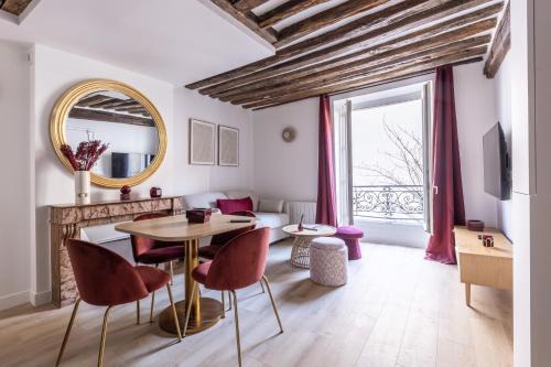 Luxury Newly Renovated 4 stars Prestige Apartment , Panthéon Area, Central Paris