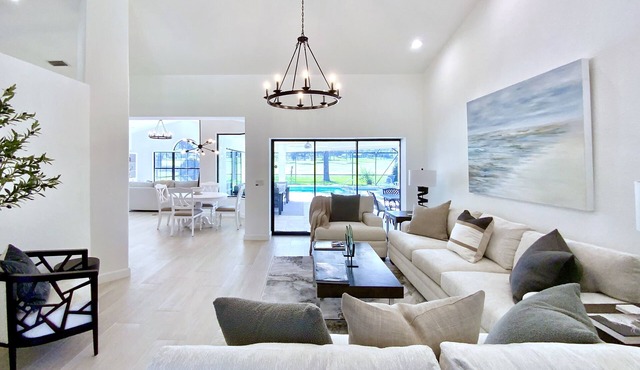 Luxury, Newly Renovated Home, Pets, Pool - Minutes from WEC & HITS, Golf