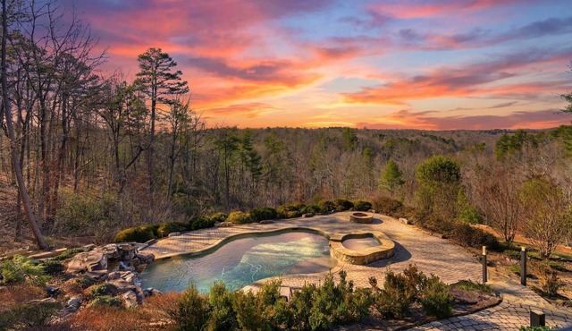 Luxury North Georgia Home/Mountain Views/Pool/Hot Tub