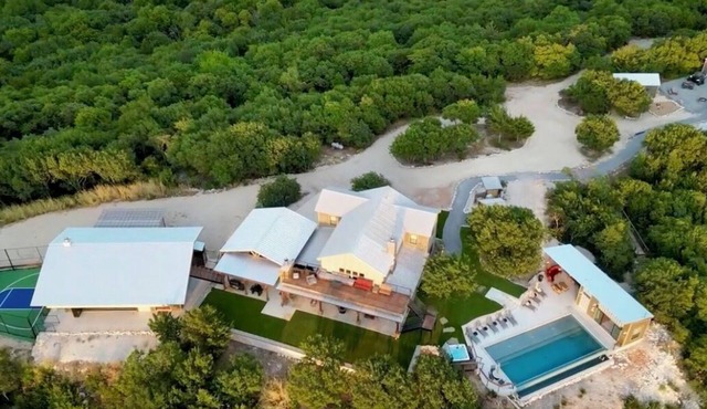 Luxury North Texas Retreat-PARTIAL for 29 guests-Pool/Spa/Sports Courts/Views