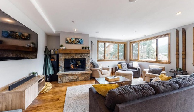 Luxury Nottingham Lake Condo