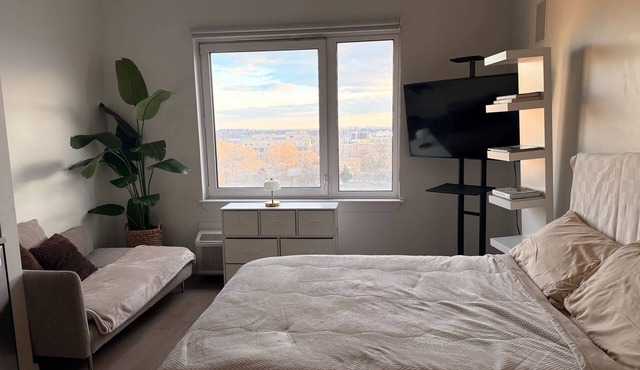 Luxury NYC Studio Getaway with Amazing Views