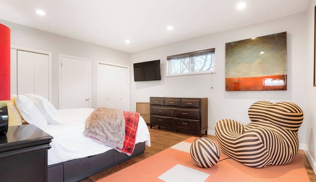 Luxury Oasis Getaway, Hot Tub, Pet's and Park's