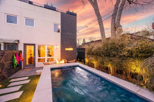 Luxury Oasis Heated Pool Rooftop Spa Fire Pits