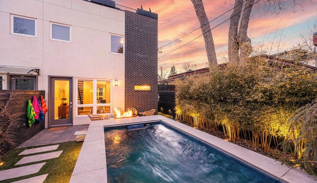 Luxury Oasis: Heated Pool, Rooftop Spa, Fire Pits