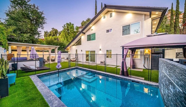 Luxury Oasis: Heated Pool & Home Theater