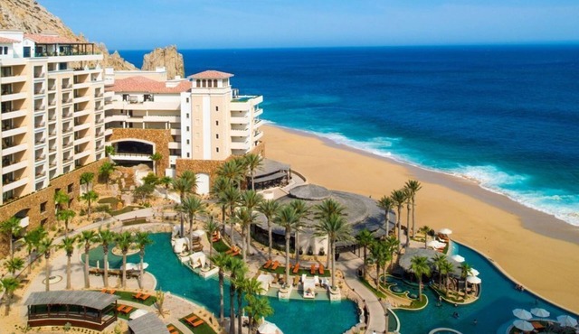 Luxury ocean front studio in 5 diamond resort