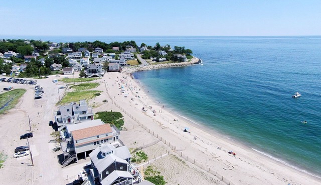 Luxury Ocean Front Beach House - JULY 6 TO JULY 13 IS AVAILABLE!