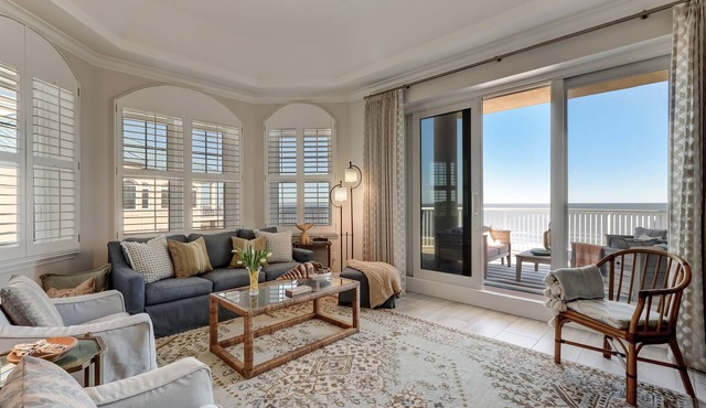 Luxury Oceanfront Penthouse | Professionally Decorated | Expansive Oceanfront Views