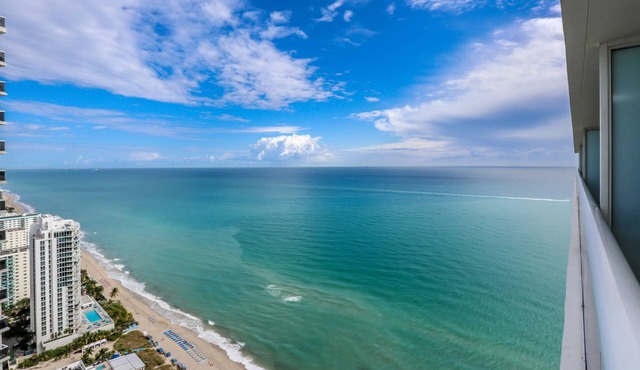 Luxury Oceanfront Spacious 3 Bedroom