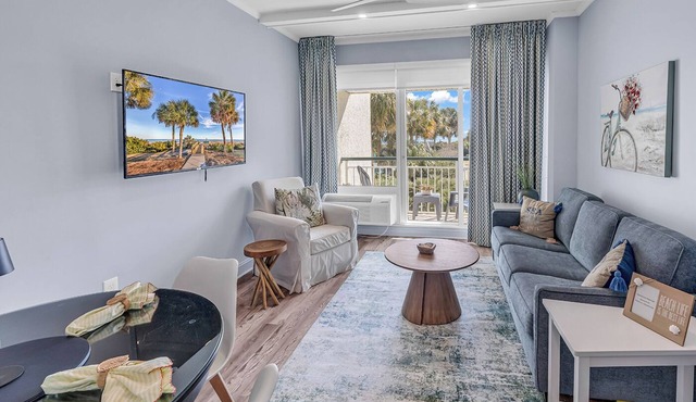 Luxury Oceanfront 1BR Retreat at LBTS with Private Balcony, Resort & Ocean Views