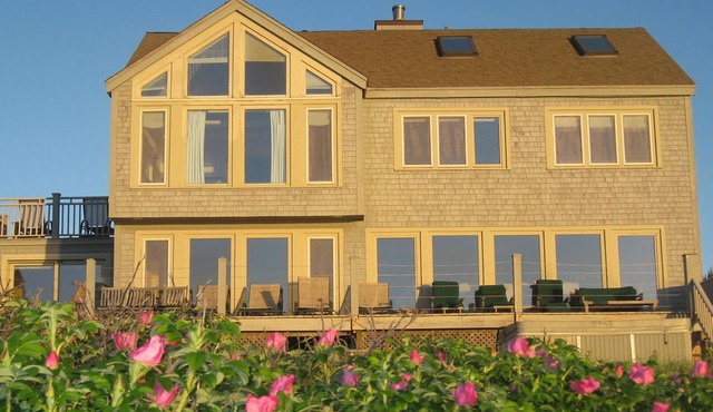 Luxury Oceanfront Home; 6BR - 4 King, 4.5 BA, Elevator, 3 Decks & Hot Tub