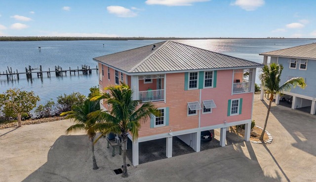 Luxury Oceanfront Island Oasis - Fish, Kayak, Paddleboard - Old Forida Charm
