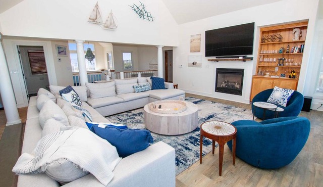 LUXURY, OCEANFRONT, Pool, ELEV, Rec Rm, Beach Access, Ocean Views! WL983, Fairligh
