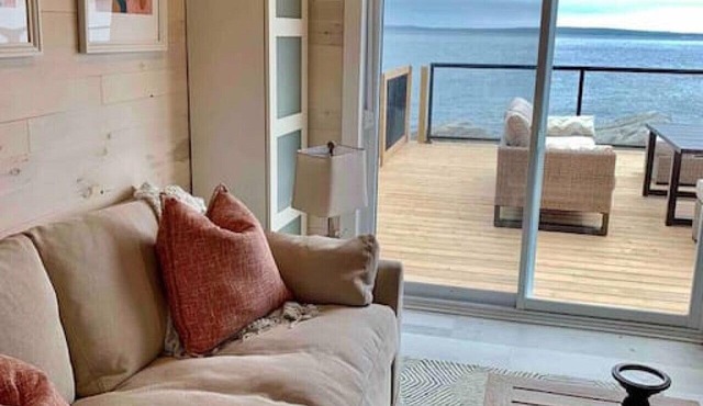 Luxury Oceanfront Retreats 2 private hot tubs and saunas