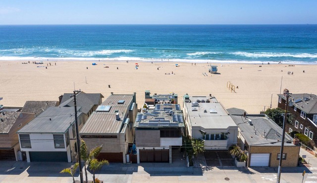 LUXURY OceanFront on the HermosaStrand, just like the FourSeasons-30day min!