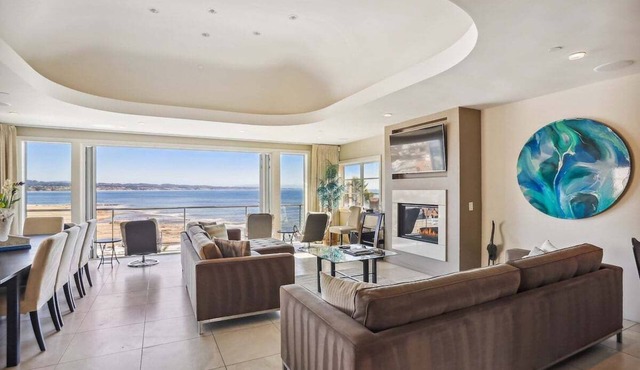 Luxury Oceanside Dream – Steps to Capitola Beach
