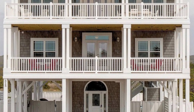Luxury Oceanview 5Br/5.5 Bath, 2 Masters, Elevator, Huge Pool