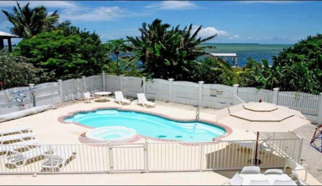 Luxury OceanView Friendly Villa Near Key West