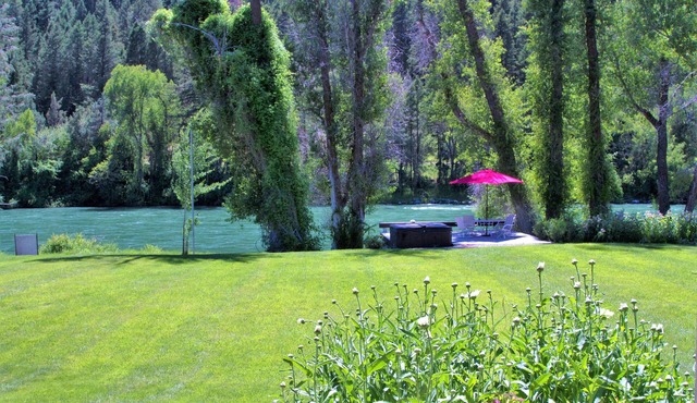 Luxury on 300 ft of Snake River, Southfork,Hot Tub,Fly Fishing Near Jackson Hole