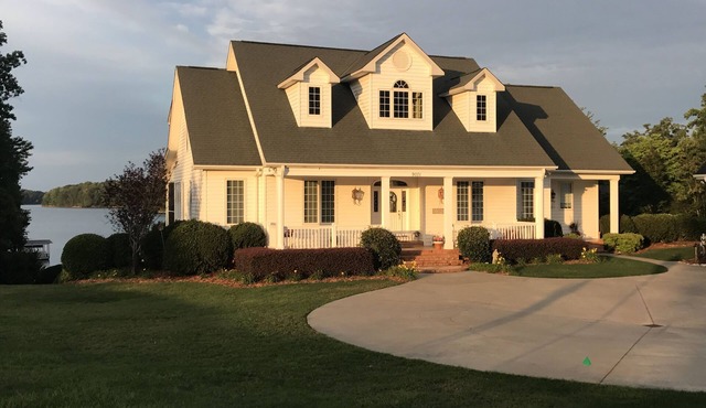 Luxury on Lake Keowee - 2026 Spring, Summer & Fall Football